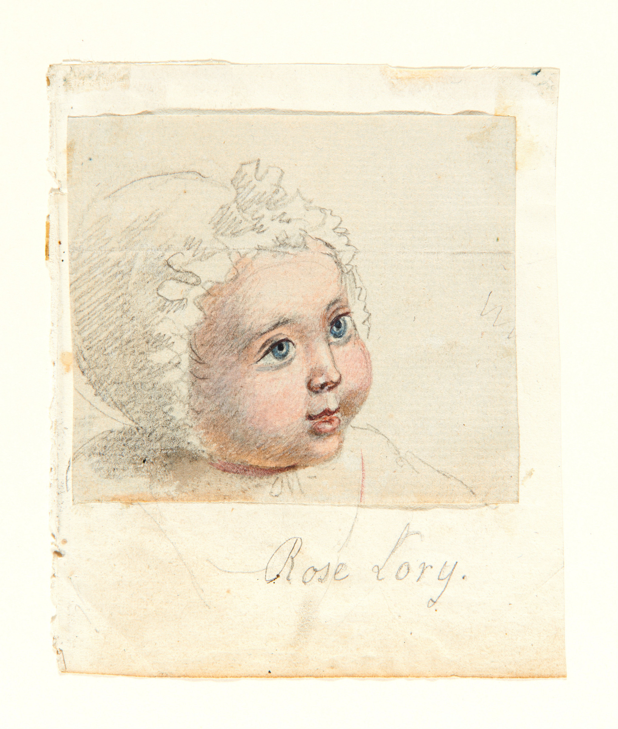 Portrait d’un petit enfant, le regard tourné vers la droite 