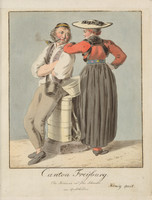 Männliche Ganzfigur in Freiburger Tracht auf Milchbrente sitzend, weibliche Ganzfigur in Rückenansicht in Freiburger Tracht